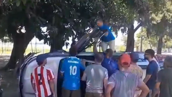 Accidente y vuelco en la Costanera de Santa Fe: así sacaron a una mujer que quedó atrapada