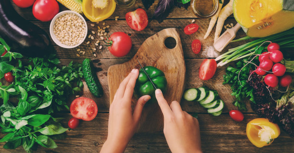 Suele pasar que se confundan los términos de veganismo y vegetarianismo, porque en ninguno de los dos casos se come carne animal.