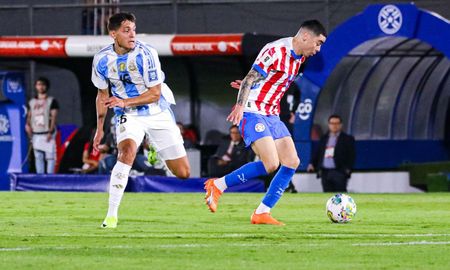 La Selección Argentina cayó 2 a 1 ante Paraguay. La Selección Argentina cayó 2 a 1 ante Paraguay.