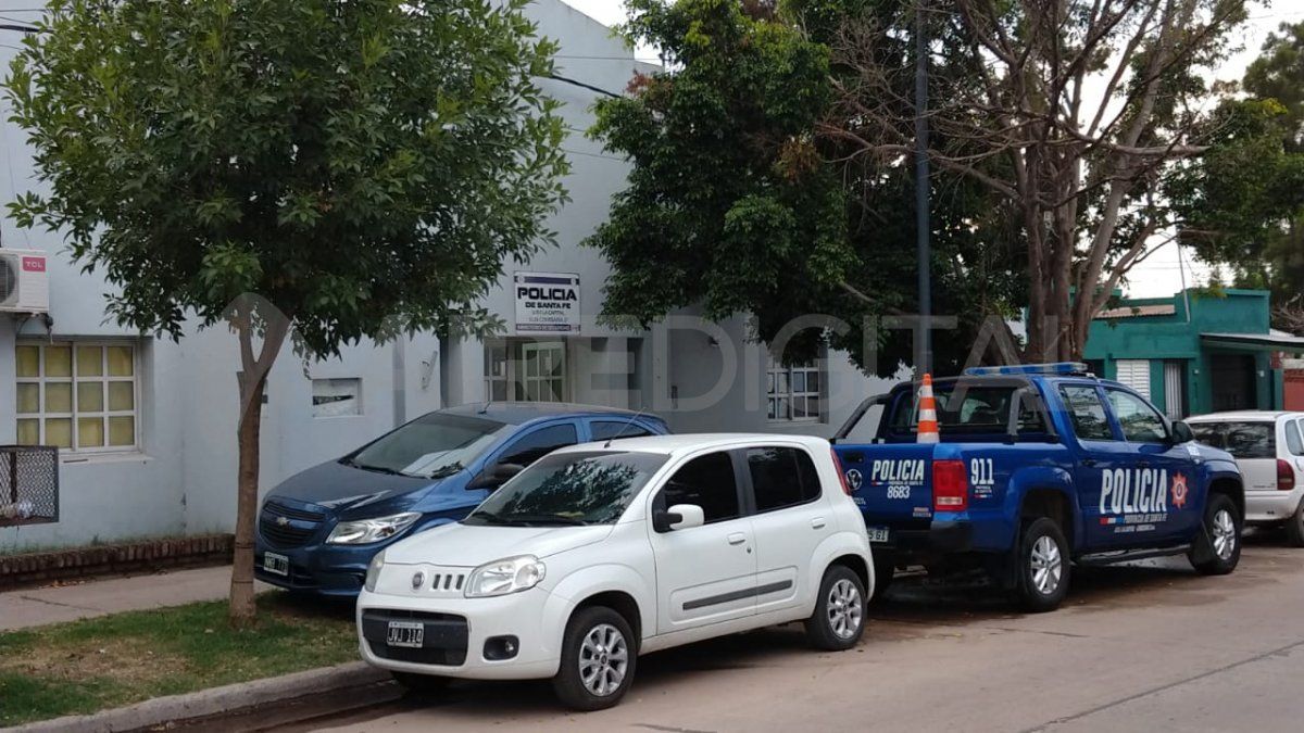 El domingo 28 de febrero once hombres que estaban detenidos en la Subcomisaría Segunda de Santa Fe se escaparon esa madrugada cerca de la 1 de la mañana, y desde entonces son buscados por las fuerzas policiales.