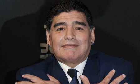 A un año de la muerte de Diego Maradona, en los tribunales se libra una batalla judicial que suma capítulos todas las semanas. Quién fue responsable por la muerte del astro, hay culpables, qué sucedió en sus últimos días con vida. A un año de la muerte de Diego Maradona, en los tribunales se libra una batalla judicial que suma capítulos todas las semanas. Quién fue responsable por la muerte del astro, hay culpables, qué sucedió en sus últimos días con vida.