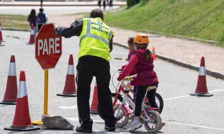 La falta de cultura vial y prevención afecta especialmente la seguridad vial infantil. La falta de cultura vial y prevención afecta especialmente la seguridad vial infantil.