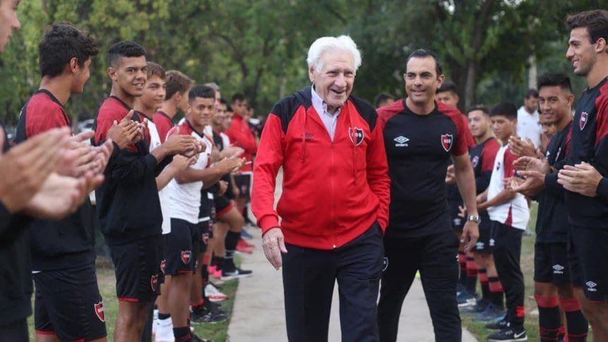 Griffa volvió a Newell´s y le dieron una emotiva bienvenida