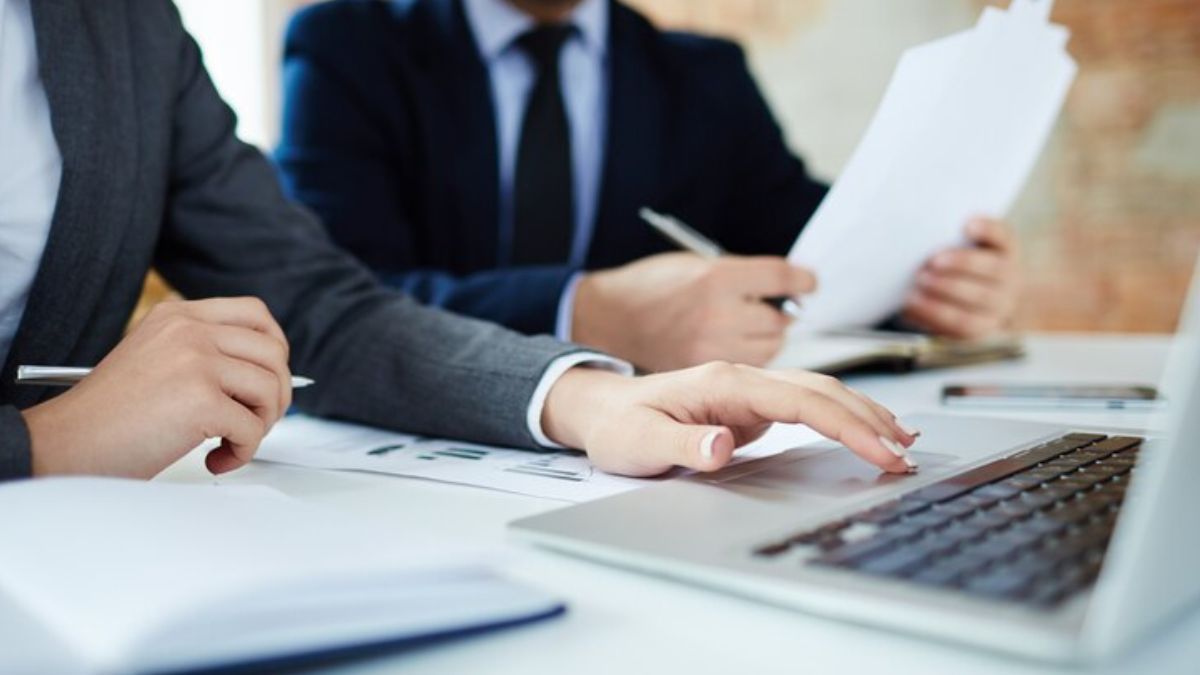 Bancos buscan nuevos empleados home office con sueldos desde $1.600.000 en enero de 2025