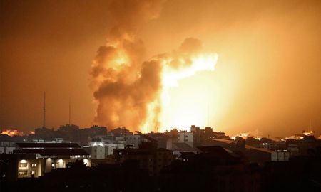 China tiene estrechas relaciones con Irán, aliado del movimiento chiita libanés Hezbollah que se proclamó a favor de Hamas, y preocupa a Estados Unidos. China tiene estrechas relaciones con Irán, aliado del movimiento chiita libanés Hezbollah que se proclamó a favor de Hamas, y preocupa a Estados Unidos.