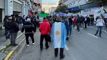 En vivo: los trabajadores municipales se manifiestan en la puerta del Ministerio de Trabajo