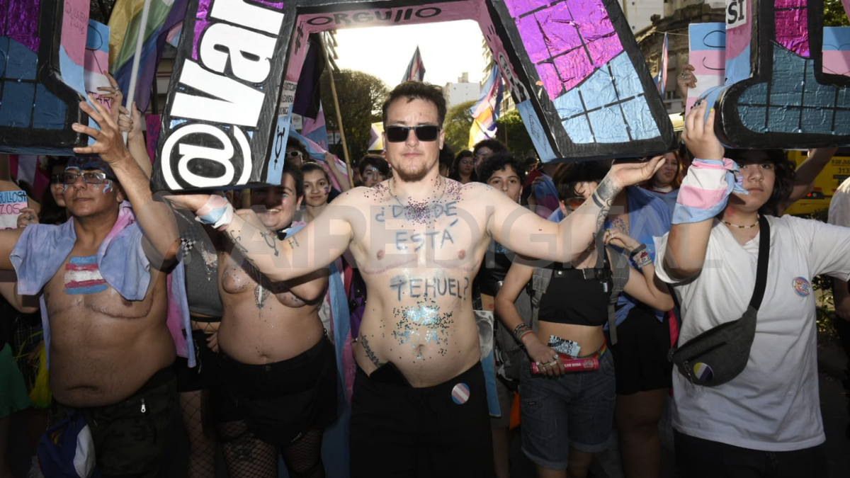 Las diferentes consignas por los derechos se hicieron visibles en la piel de los manifestantes.
