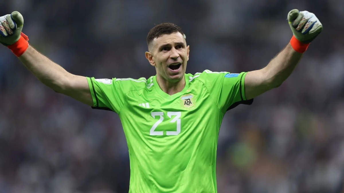 Emiliano Martínez está de cumpleaños.