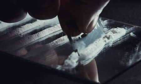 Dos jóvenes de la provincia de Santa Fe se encuentran internados por consumir cocaína adulterada con levamisol. Dos jóvenes de la provincia de Santa Fe se encuentran internados por consumir cocaína adulterada con levamisol.