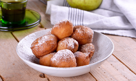 Buñuelos de manzana: la receta de la abuela Buñuelos de manzana: la receta de la abuela