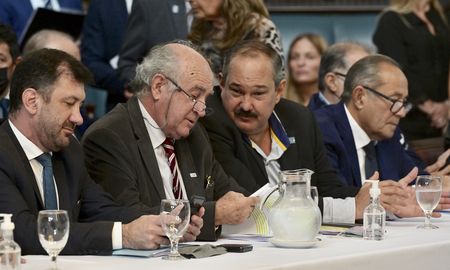 La iniciativa busca pagar la deuda contraída con el FMI por el gobierno del expresidente Mauricio Macri. La iniciativa busca pagar la deuda contraída con el FMI por el gobierno del expresidente Mauricio Macri.