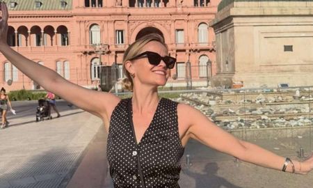 Reese Witherspoon recorrió puntos claves de Buenos Aires, como la Casa Rosada y el MALBA. Reese Witherspoon recorrió puntos claves de Buenos Aires, como la Casa Rosada y el MALBA.