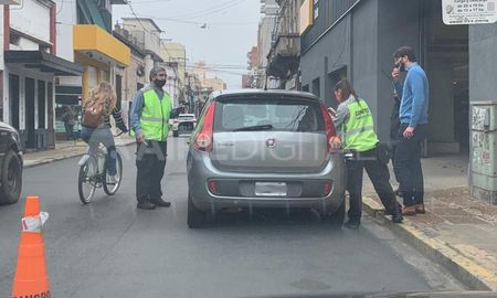 En un control de tránsito vehicular inspectores municipales identificaron dos UBER que funcionan de manera ilegal.&nbsp;
