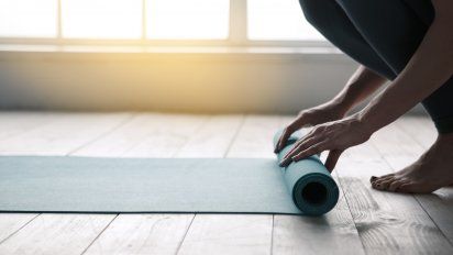 Las 4 posturas de yoga para empezar bien el día