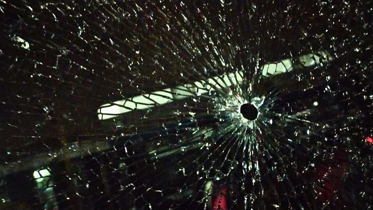 Las ventanillas y parabrisas de los colectivos del Grupo DOTA fueron blanco de ataques.