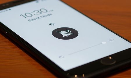 El significado de tener siempre el celular en silencio. El significado de tener siempre el celular en silencio.