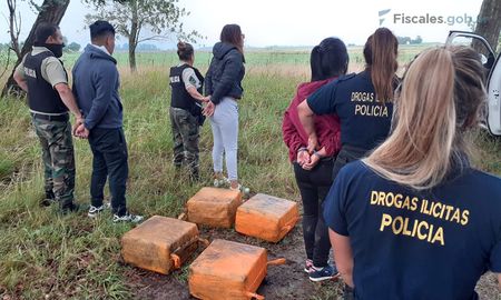 El caso ocurrió en enero de 2022 y fue conocido como el “narcobombardeo”, porque la organización arrojaba bultos con cocaína a campos desde avionetas. Foto: Fiscales.gob.ar El caso ocurrió en enero de 2022 y fue conocido como el “narcobombardeo”, porque la organización arrojaba bultos con cocaína a campos desde avionetas. Foto: Fiscales.gob.ar