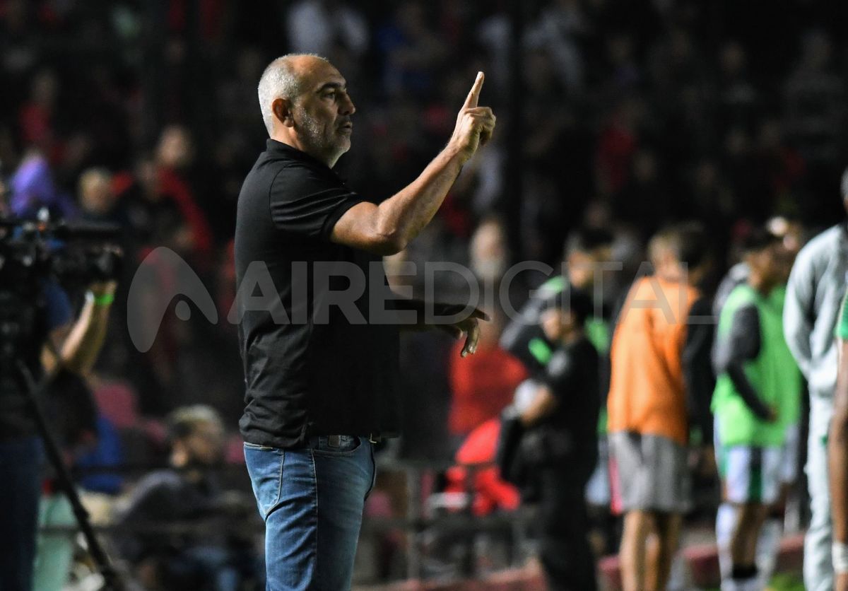 Ivan Delfino en conferencia de prensa