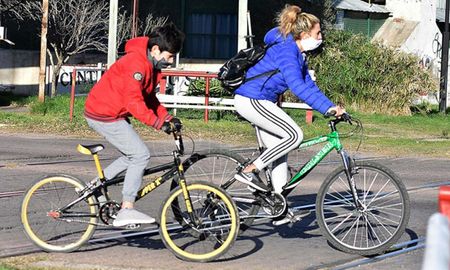 Ciclistas autoconvocados realizarán una manifestación este domingo por la tarde para reclamar a las autoridades provinciales y municipales medidas preventivas. Ciclistas autoconvocados realizarán una manifestación este domingo por la tarde para reclamar a las autoridades provinciales y municipales medidas preventivas.