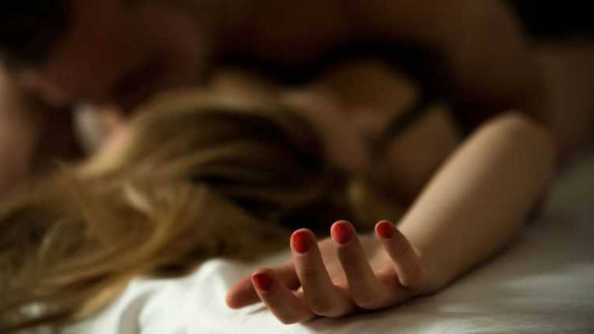 Un prestigioso médico y sociólogo de la Universidad de Yale vaticina que tras la pandemia las personas buscarán mayores interacciones sexuales 