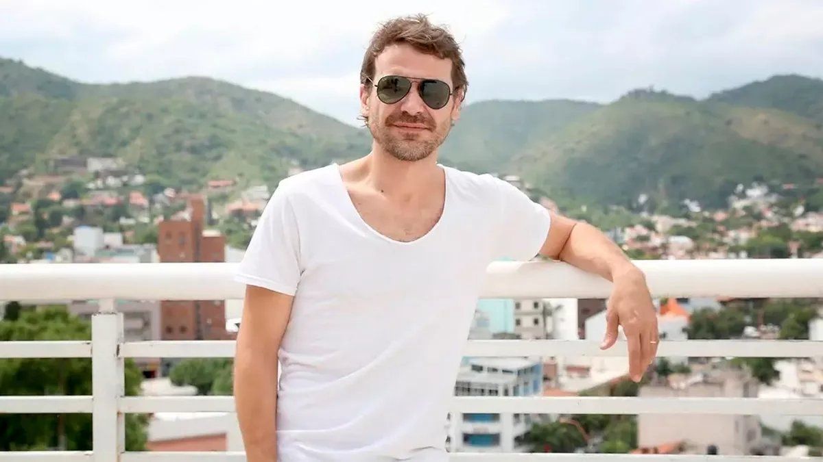 Golpe fuerte para Pedro Alfonso a pocos días de estrenar su nueva obra