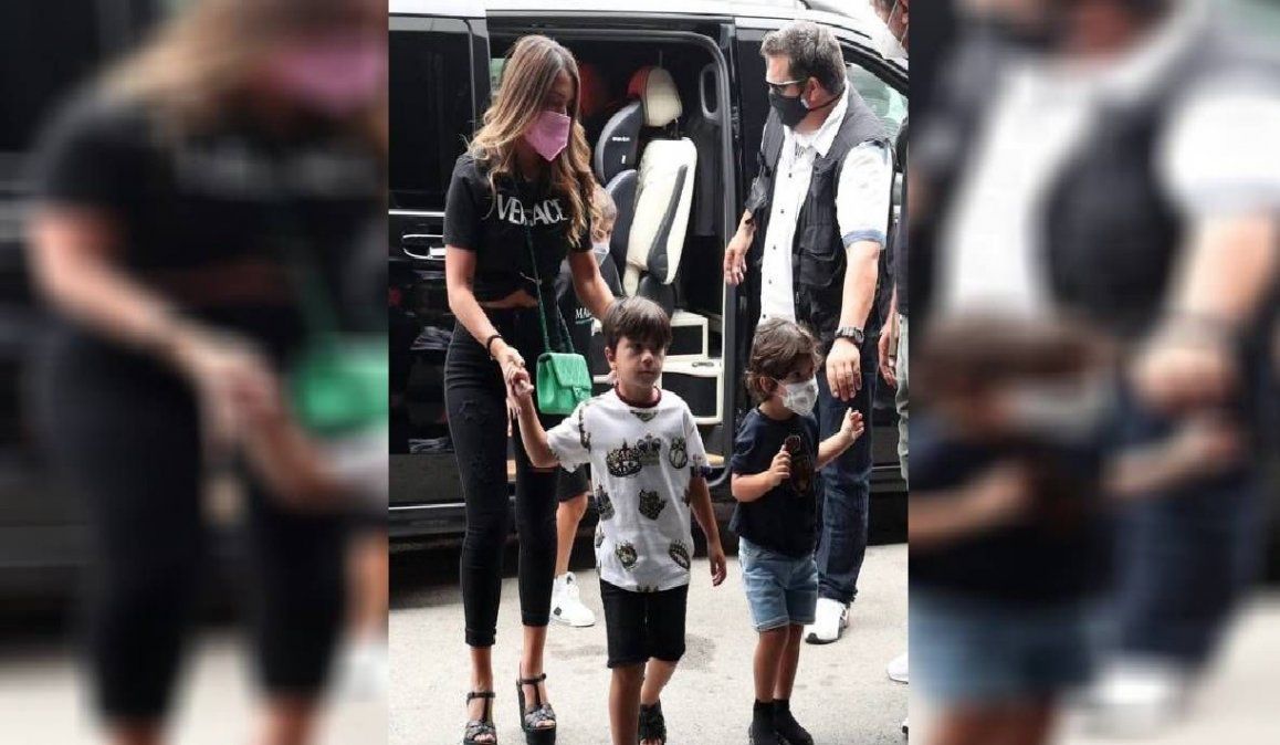 El look millonario con el que Antonela Roccuzzo aterrizó en París: bolso Chanel