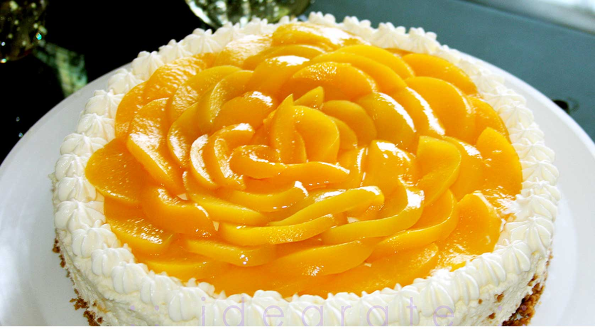La tarta de durazno y crema es un postre rico y fácil de hacer. La tarta de durazno y crema es un postre rico y fácil de hacer.