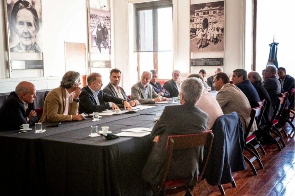 Se realizó la primera reunión de la mesa destinada a tratar el abastecimiento de combustible.