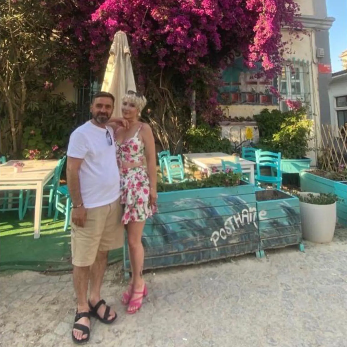 El hombre avisó a los servicios de emergencia inmediatamente y pidió por la asistencia de su prometida. El hombre avisó a los servicios de emergencia inmediatamente y pidió por la asistencia de su prometida.