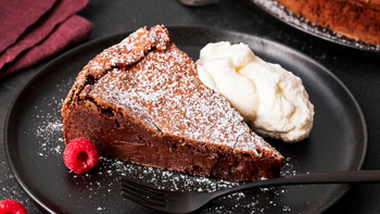 Kladdkaka: cómo hacer en casa la torta pegajosa de Suecia que es mejor que el brownie