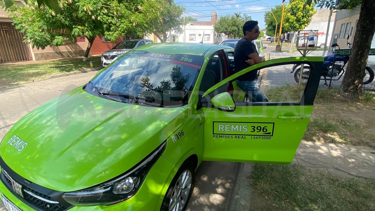 El auto en el que circulaba el trabajador del volante.&nbsp;