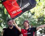 Venimos a pedir al Ministerio de Seguridad que nos cuide, que la respuesta no sea la prohibición, sostienen los hinchas de Colón. Venimos a pedir al Ministerio de Seguridad que nos cuide, que la respuesta no sea la prohibición, sostienen los hinchas de Colón.