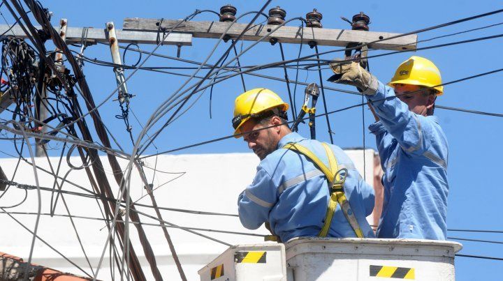 Los cortes de luz se realizarán entre el 6 y el 10 de diciembre e incluyen zonas rurales, barrios completos y sectores del casco urbano de la provincia de Santa Fe. Los cortes de luz se realizarán entre el 6 y el 10 de diciembre e incluyen zonas rurales, barrios completos y sectores del casco urbano de la provincia de Santa Fe. 