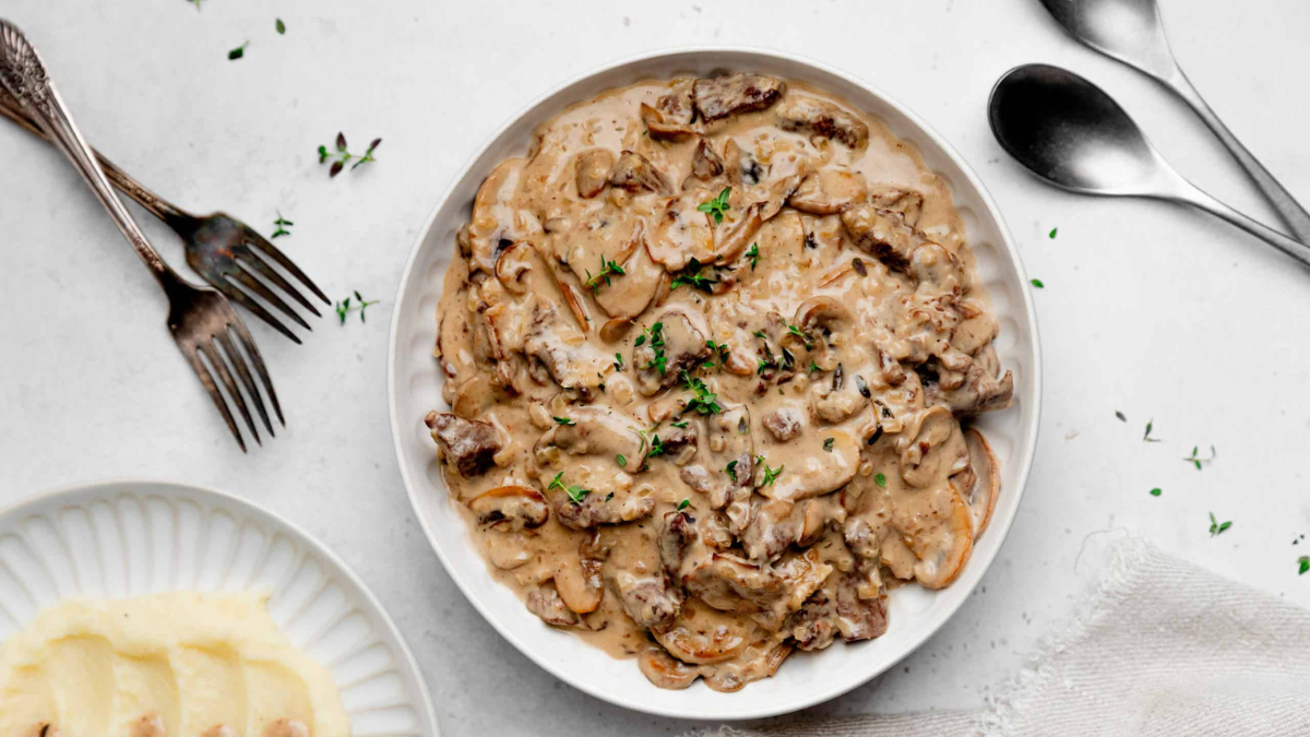 En menos de de 25 minutos prepara lomo stroganoff En menos de de 25 minutos prepara lomo stroganoff