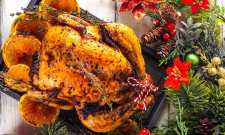 La receta deliciosa de pollo a la naranja al horno para Navidad. La receta deliciosa de pollo a la naranja al horno para Navidad.