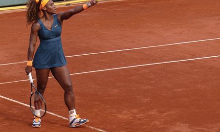 Serena Williams ganó 39 títulos de Grand Slam, siendo 23 los individuales y 14 en dobles femeninos, que realiza junto con su hermana Venus. Serena Williams ganó 39 títulos de Grand Slam, siendo 23 los individuales y 14 en dobles femeninos, que realiza junto con su hermana Venus.