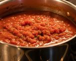 La manteca es el secreto de muchas salsas caseras: aporta brillo, cremosidad y ayuda a equilibrar sabores, especialmente en preparaciones con tomate o crema. La manteca es el secreto de muchas salsas caseras: aporta brillo, cremosidad y ayuda a equilibrar sabores, especialmente en preparaciones con tomate o crema.