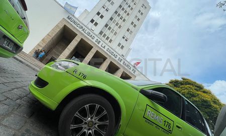 Los remiseros de Santa Fe exigen que la Municipalidad controle el uso de las aplicaciones de viajes. Los remiseros de Santa Fe exigen que la Municipalidad controle el uso de las aplicaciones de viajes.