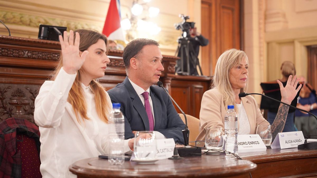 La Comisión de Poder Judicial y otros Órganos Constitucionales fue una de las que introdujo mayor cantidad de modificaciones. La Comisión de Poder Judicial y otros Órganos Constitucionales fue una de las que introdujo mayor cantidad de modificaciones.