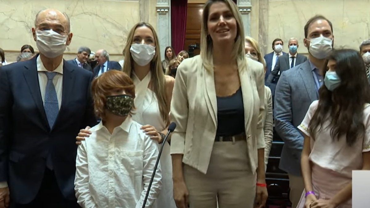 Carolina Losada juró como senadora de la Nación junto con los otros 23 legisladores electos el 14 de noviembre.