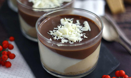 Vasitos de turrón y chocolate: el postre más elegante (y fácil) de Nochebuena Vasitos de turrón y chocolate: el postre más elegante (y fácil) de Nochebuena
