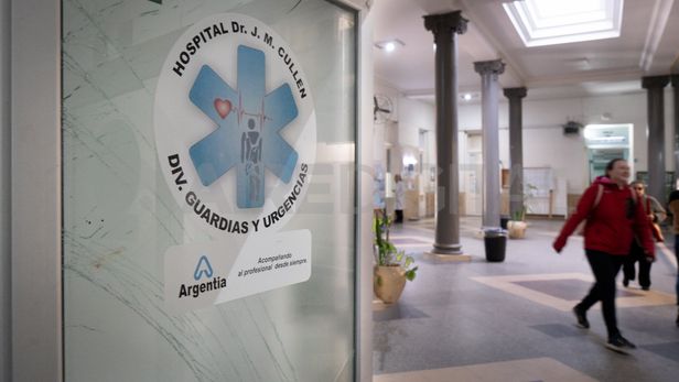 Hecho de inseguridad en Santa Fe: la víctima de 27 años fue trasladada de urgencia al Hospital Cullen. Hecho de inseguridad en Santa Fe: la víctima de 27 años fue trasladada de urgencia al Hospital Cullen.