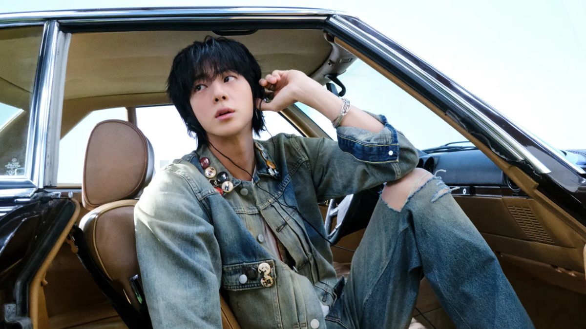La canción forma parte de Echo, el segundo EP solista del integrante de BTS, lanzado en mayo de 2025. La canción forma parte de Echo, el segundo EP solista del integrante de BTS, lanzado en mayo de 2025.
