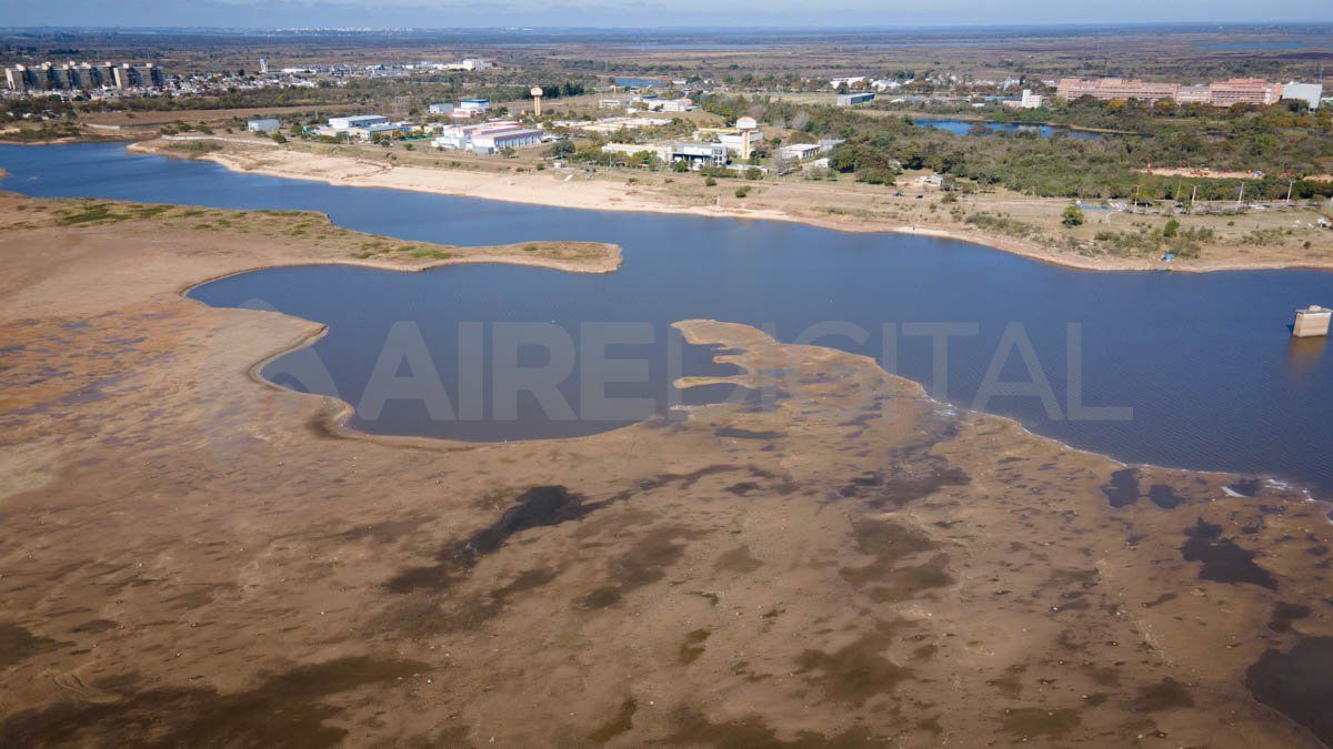 El nivel del río se acerca al cero del hidrómetro en el Puerto de Santa Fe.