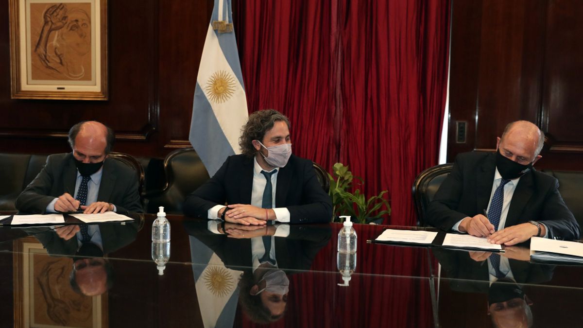 El gobernador Omar Perotti firmó este miércoles en la ciudad de Buenos Aires un convenio con el presidente del Banco de la Nación Argentina