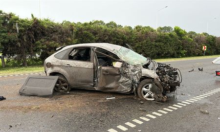 El choque se registró este domingo alrededor de las 15 en la Autopista Santa Fe - Rosario, a la altura de La Tatenguita. El choque se registró este domingo alrededor de las 15 en la Autopista Santa Fe - Rosario, a la altura de La Tatenguita.