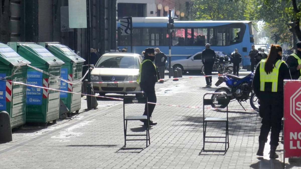 El operativo policial en las inmediaciones de donde se encontraron las vainas servidas. El operativo policial en las inmediaciones de donde se encontraron las vainas servidas.