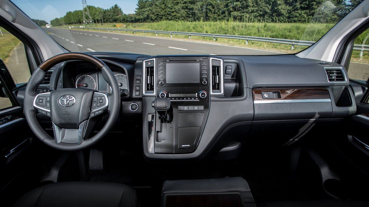 Toyota Hiace Wagon | Interior