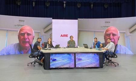 Miguel Lifschitz durante la entrevista con José Curiotto en el estudio de Ahora Vengo. Miguel Lifschitz durante la entrevista con José Curiotto en el estudio de Ahora Vengo.