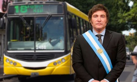 El gobierno nacional ya no enviará subsidios a las empresas de colectivos del interior. En el Amba, irá reduciendo sus aportes de manera gradual, con aumentos de tarifas. El gobierno nacional ya no enviará subsidios a las empresas de colectivos del interior. En el Amba, irá reduciendo sus aportes de manera gradual, con aumentos de tarifas.